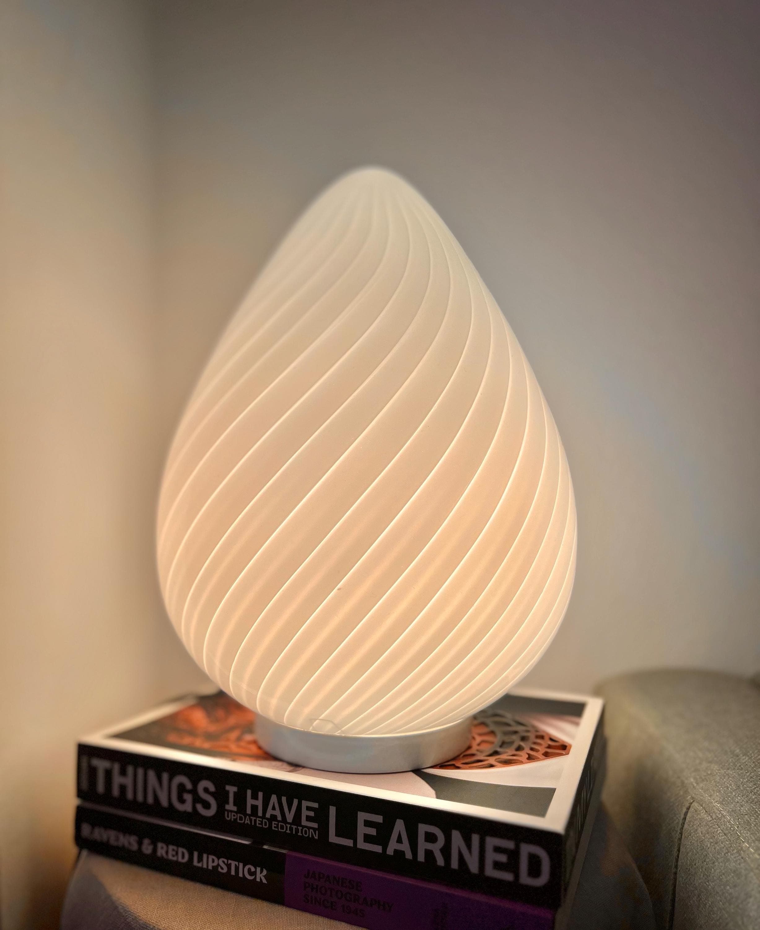 Vintage Italian Murano Swirl Glass Lamp – 1980s Teardrop / Egg Shape, White Opaline